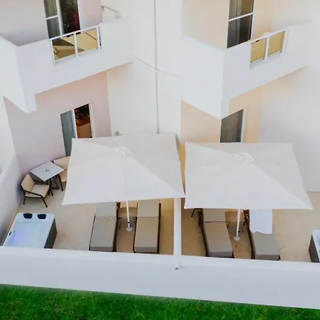 Sovereign فندق 5*