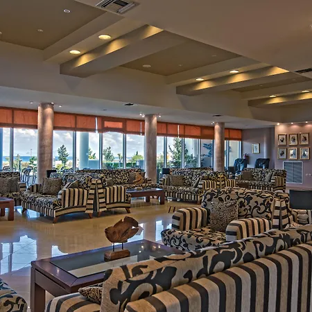 Sovereign Szálloda 5*