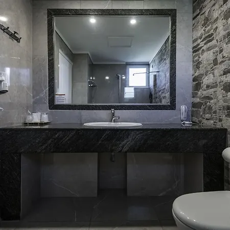 Sovereign 5*