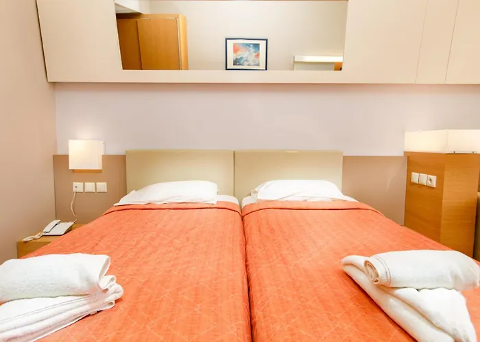 君主海滩酒店 5*