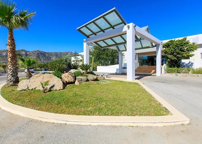 君主海滩酒店 酒店